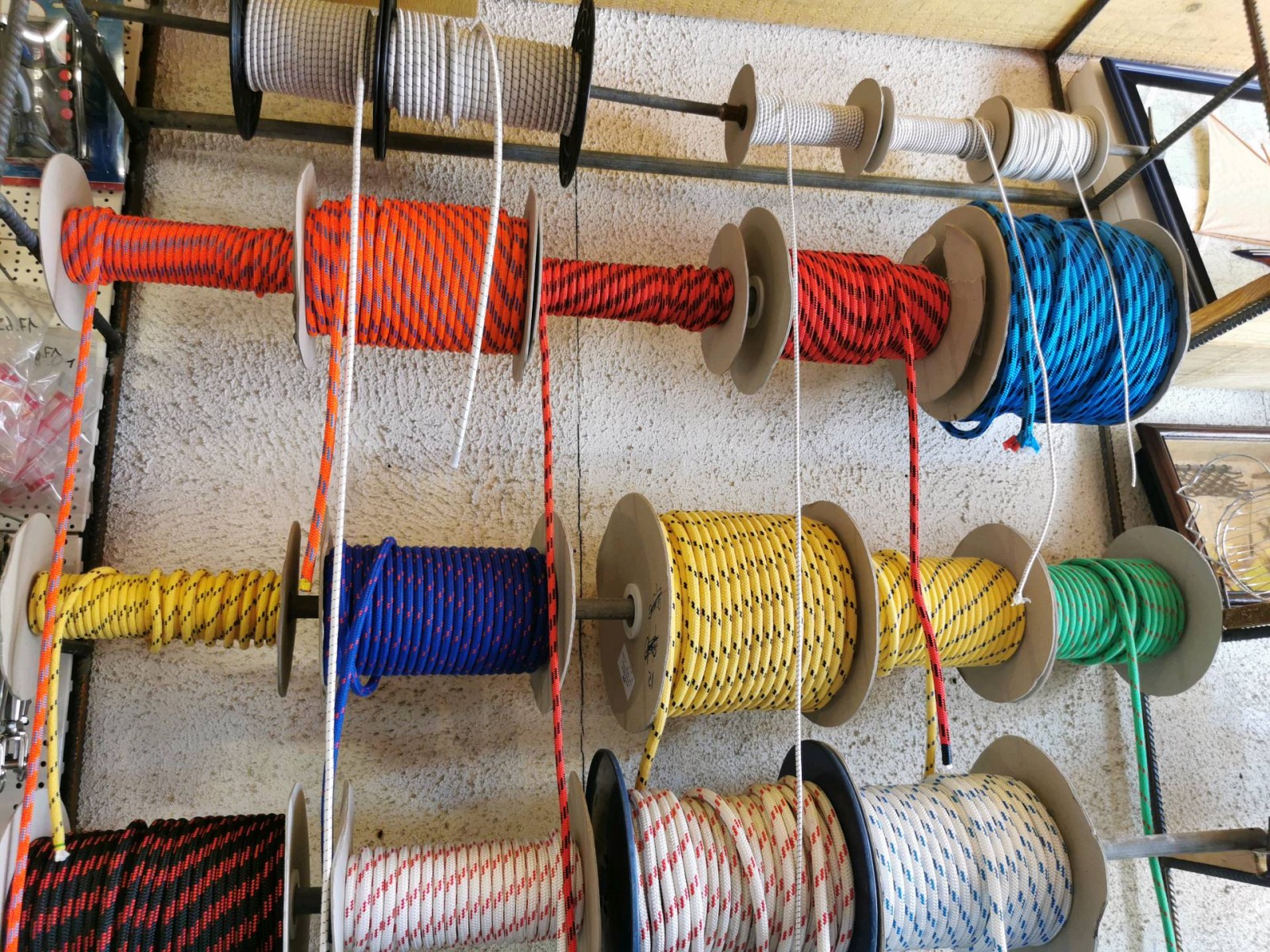 Cordage en vente à la quincaillerie Marlier de Sète